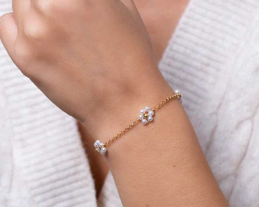 Daisy Pearl Bracelet